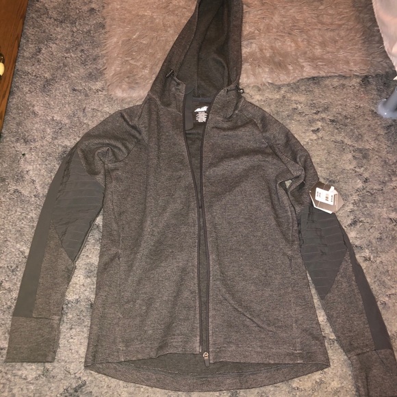 Gray jacket - Picture 1 of 3